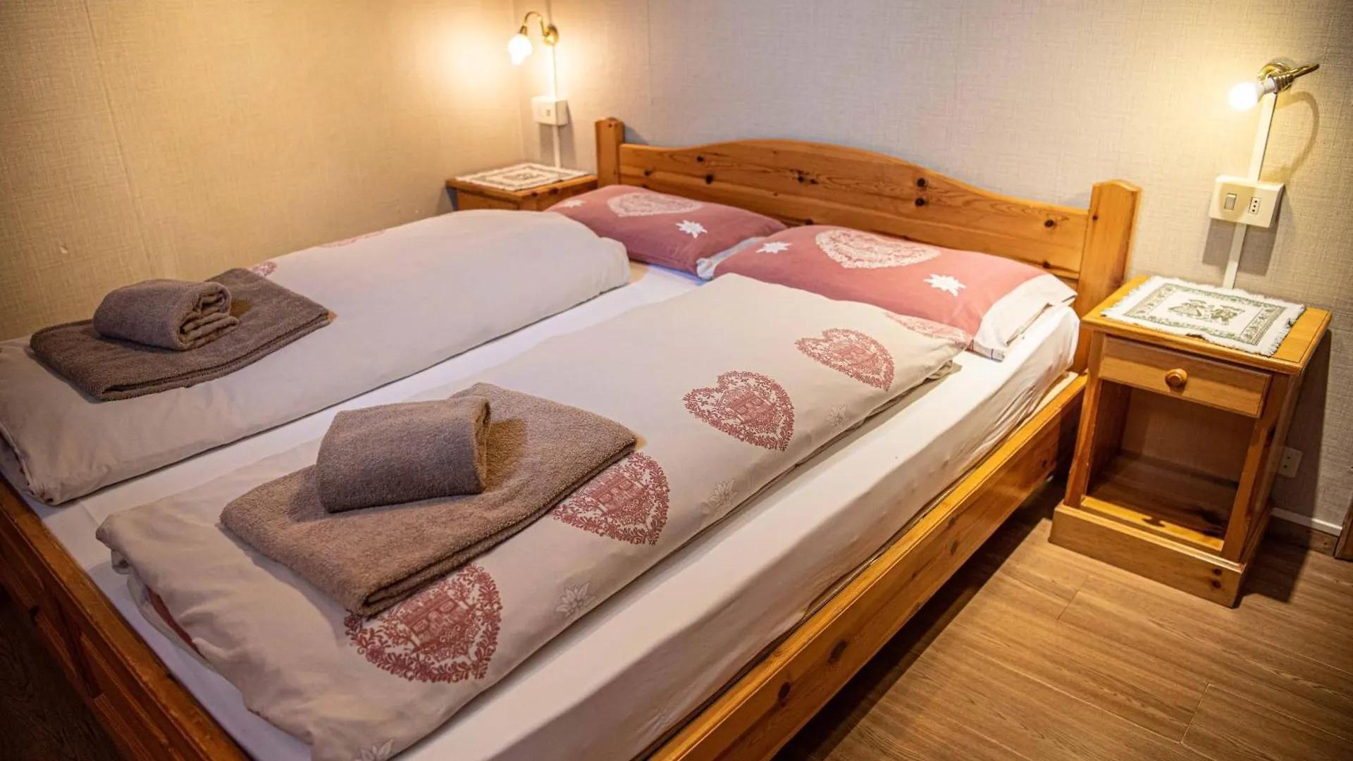 Dany Home Saroch 리비뇨
